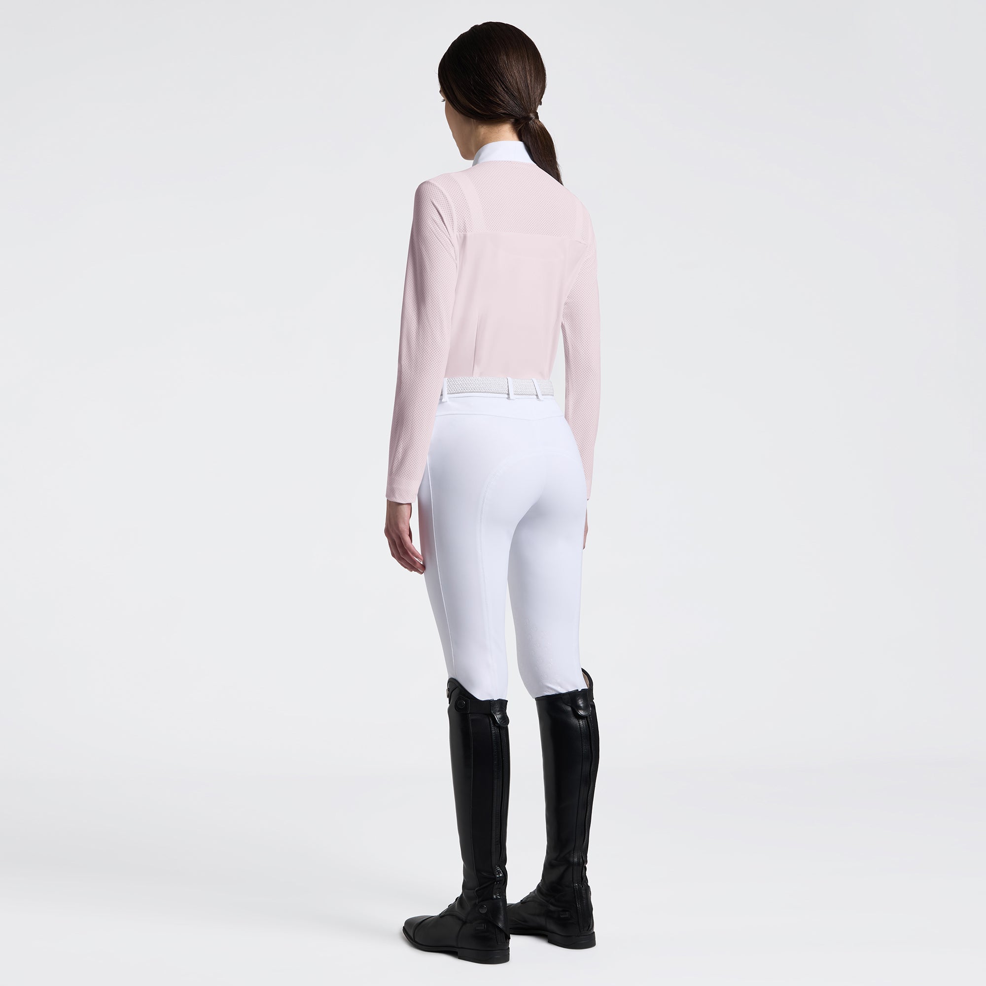 Experience refined elegance in the competition arena with this Cavalleria Toscana long-sleeved Show shirt.