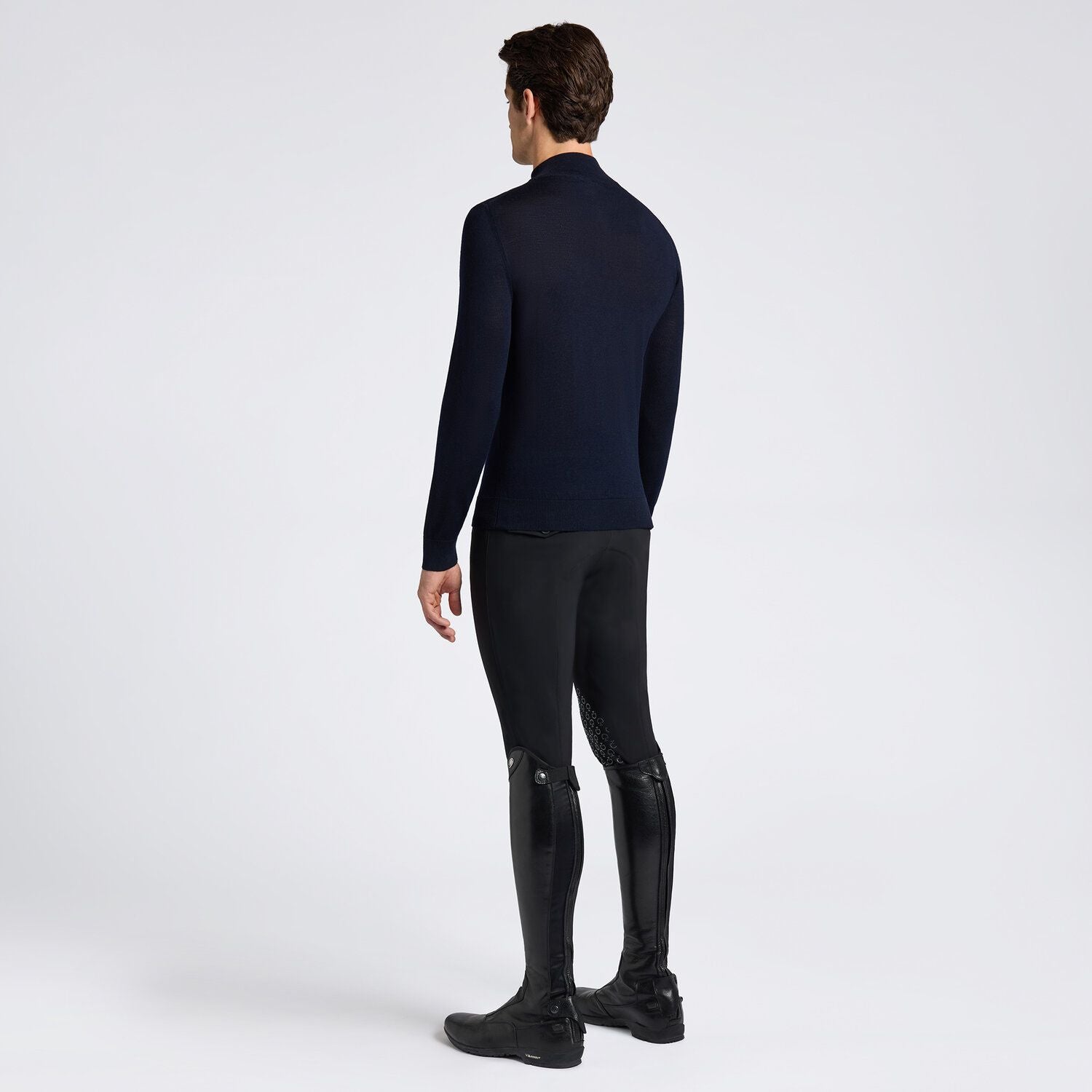 Experience luxury and style with the Cavalleria Toscana Merinos Half Zip Turleneck Sweater. Made with high-quality merino wool, this sweater offers unparalleled warmth and softness. The half zip and turtleneck design provide versatility, while maintaining a sleek and sophisticated look. Elevate your wardrobe with this must-have piece!