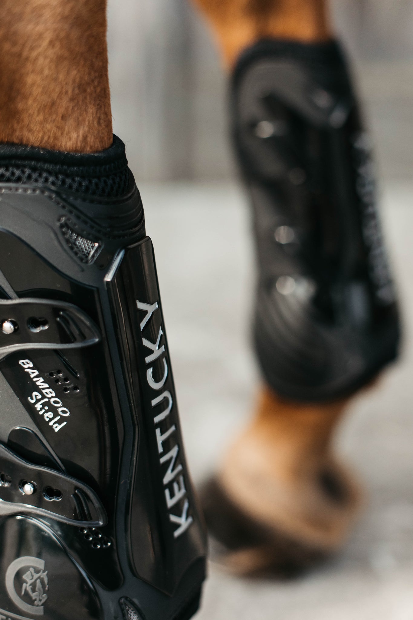 Kentucky Vegan Tendon Boots Bamboo Shield with Elastic fastenings are now available following years of research and development. The Kentucky Bamboo Sheild Supersedes the already very popular Kentucky Tendon Boot.   Bamboo has the best tensile strength and also avoids penetration of sharp objects.  Thanks to great results from testing, the bamboo shield is now used to protect the horse’s tendon area.