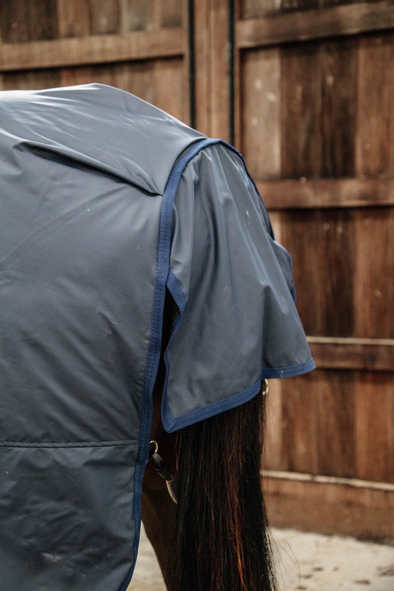 Kentucky Hurricane Turnout Rug All Weather The Kentucky Horsewear, the Turnout Rug Hurricane is a unique new product which features a unique water blocking outer layer for in the field or paddock. Super versatile and hard wearing, the rug will be a reliable product able to guarantee to keep you horse dry in wet weather, even in the heaviest of rain fall. For extreme use in colder climates, we would not advise this turnout rub to be used over a temperature of 10 degrees Celsius.