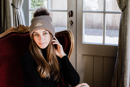 Stay warm this winter with the Kentucky bobble hat. Super soft and fleece lined. a must have for this winter either on the yard or walking the dogs.