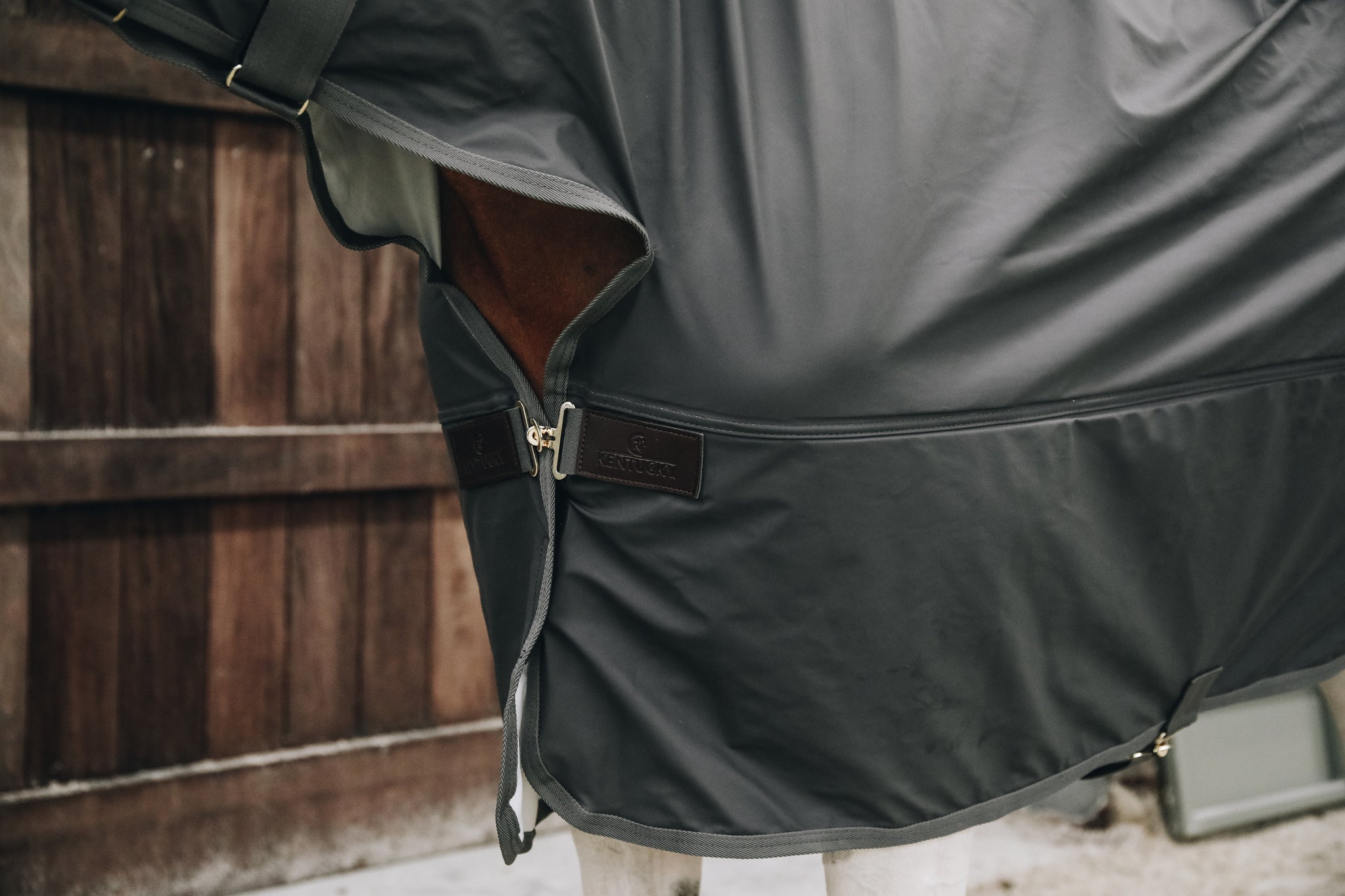The Kentucky Rain Coat is a must have for every competition rider to protect his horse and his expensive tack against heavy rain. It is compact, lightweight and 100% waterproof. It is easy to put over another rug or saddle while walking the horse on rainy days. The material is 100% polyester with a PU coating on the outside and will guarantee your rug to be 100% waterproof.