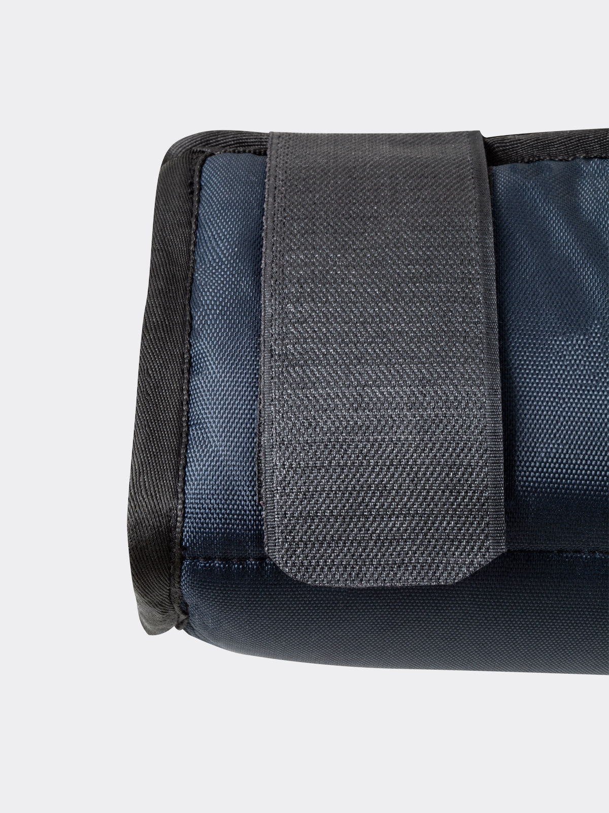 Protect your horse in their stable either at home and away with the Equiline padded head protector.