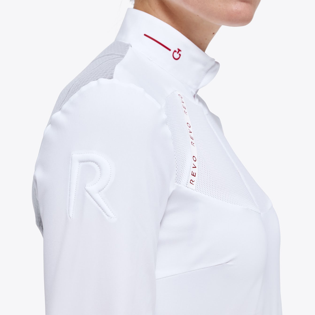 Cavalleria Toscana Revo Red Label Tech Knit Show Shirt has the iconic Revo jersey mesh back for maximum movement and comfort. Revo detailing in fed across the front with zip opening