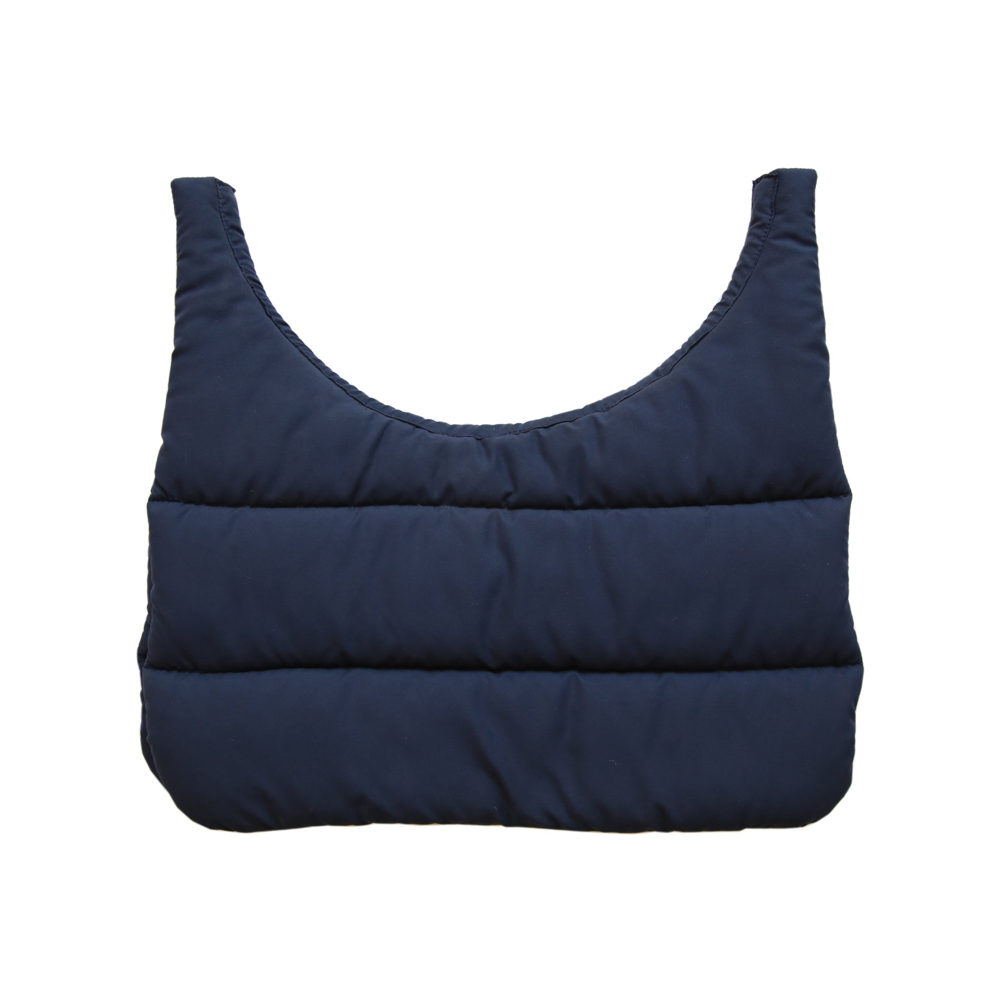The Kentucky bib has been designed to protect your your horse from those annoying rubs caused by rugs. The Kentucky summer bib is the ideal pad to protect your horse’s chest.