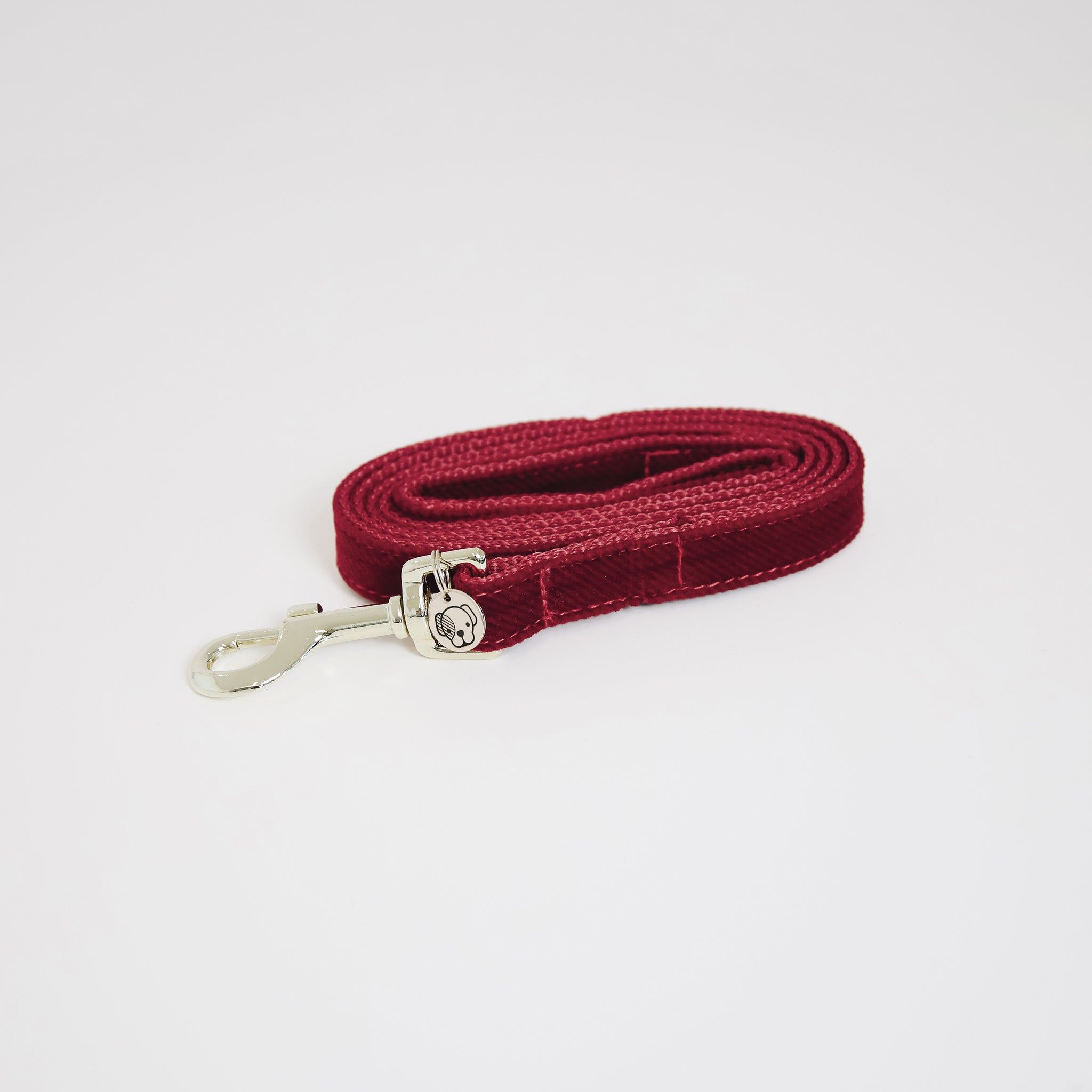 The Kentucky Corduroy lead. Give your dog the luxury it deserves. The lead is made from a super soft baby cord and lined with nylon for extra strength and durability. The lead features the gold Kentucky logo clasp and gold dog tag to engrave your details.