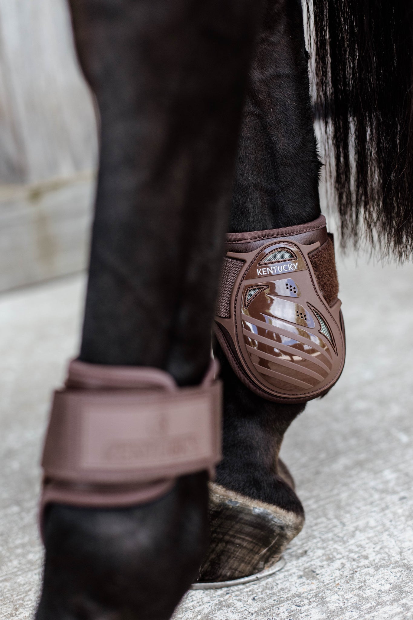 Kentucky Young Horse Fetlock Boots Air are the perfect match for the New Kentucky Tendon Boots Bamboo Shield. Approved for jumping rounds in both FEI and BS the New Kentucky Young Horse Fetlock Boots Air have a double Velcro fastening helping to keep your boot securely fastened. The secure fastening prevents the boot turning when jumping or exercising and therefore keeps the horses hind legs consistently protected.