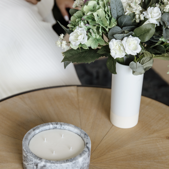 The Kentucky four wick candle is set in a beautiful marble bowl. Not only giving off a beautiful scent, but looking stunning in your home. Available in two shades of grey.