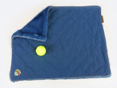 The George Barclay Holmsley pet throw is styled to perfectly complement the Holmsley dog bed and carrier. Covered with an opulent faux fur, the throw features quilted paneling, trimmed with faux leather piping, finished with an embroidered ‘George Barclay’ emblem.