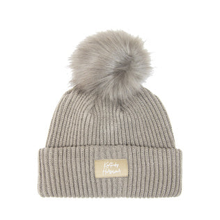 Stay warm this winter with the Kentucky bobble hat. Super soft and fleece lined. a must have for this winter either on the yard or walking the dogs.
