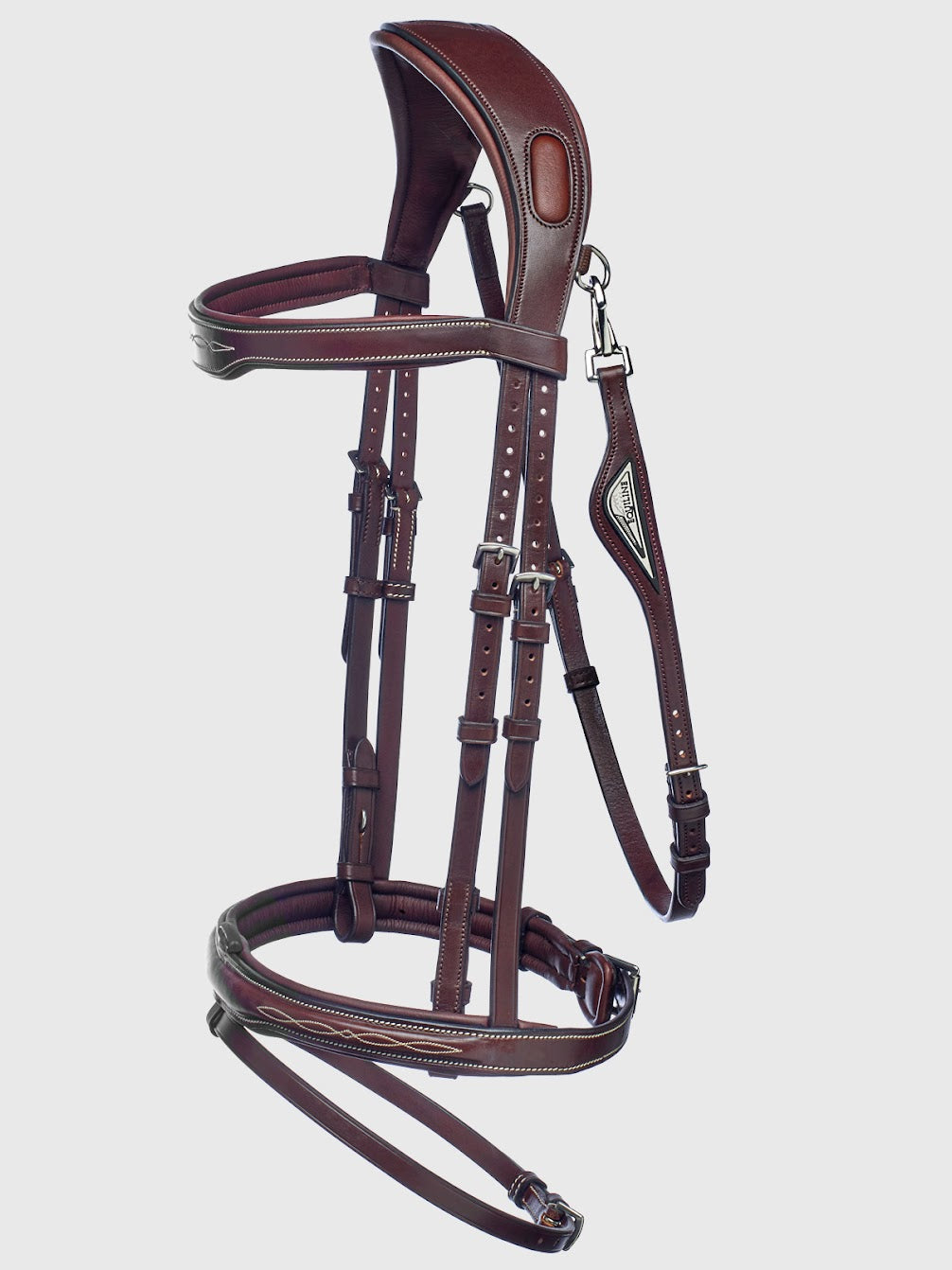 The JP anatomical bridge by Equiline. Made in beautiful Italian leather and available in Black and Brown with white stitching.