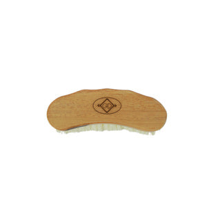 The Middle Brush Long is perfect for a fast overbrushing of your horse and rugs.