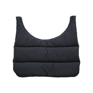 The Kentucky bib has been designed to protect your your horse from those annoying rubs caused by rugs. The Kentucky summer bib is the ideal pad to protect your horse’s chest.