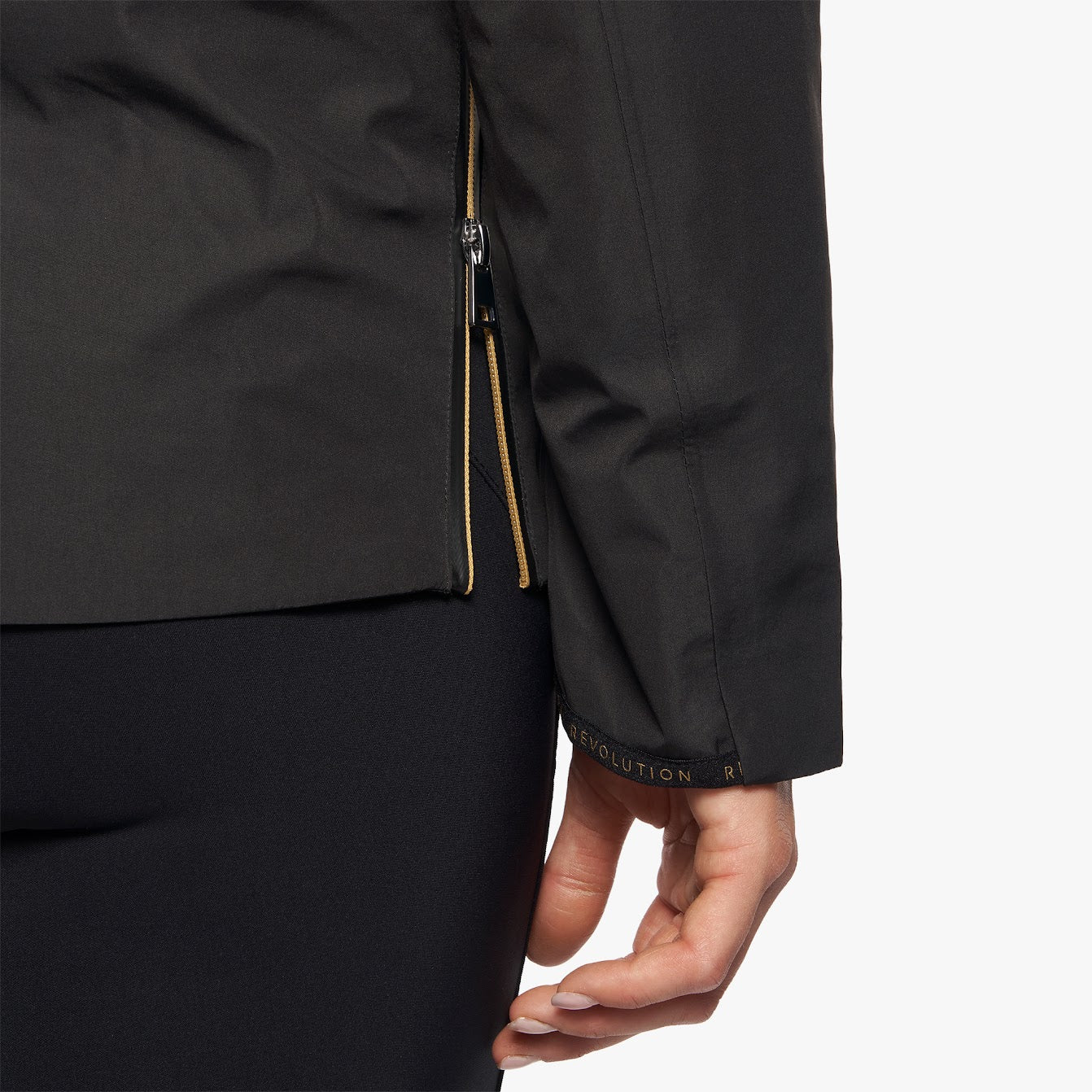 The Cavalleria Toscana Revo 3 way Waterproof Jacket with detachable puffer is the only coat you need this season. Perfect for our ever changing weather. The outer is fully waterproof and the inner puffer coat seamlessly zips inside, giving you three jackets in one. This versatile CT Revolution jacket has stylish gold accents that compliment the CT Revolution collection. It’s technical features are designed for the rider with side sips ensuring maximum comfort and movement.