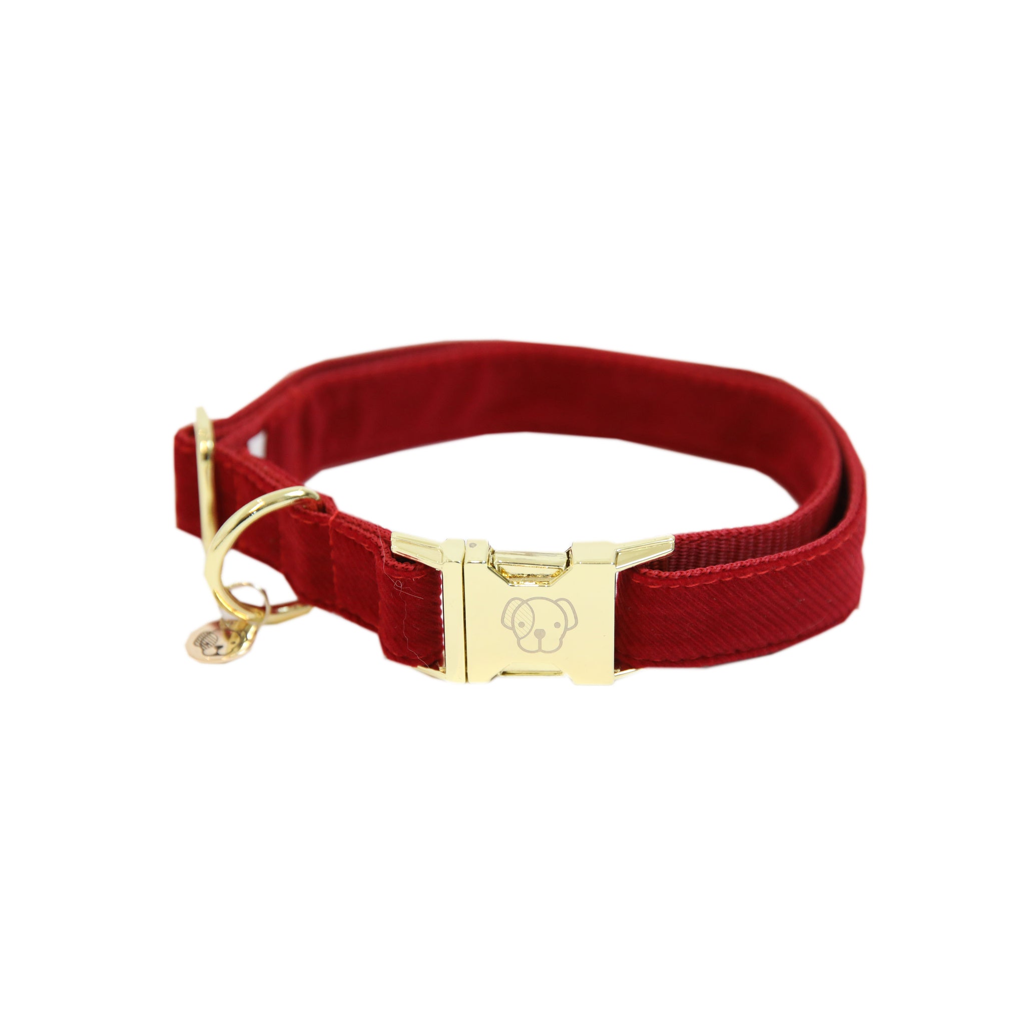 The Kentucky Corduroy collar give your dog the luxury it deserves. The is made from a super soft baby cord and lined with nylon for extra strength and durability. The collar is fully adjustable to meet your dogs needs, features the gold Kentucky logo clasp and gold dog tag to engrave your details. Matching lead available.