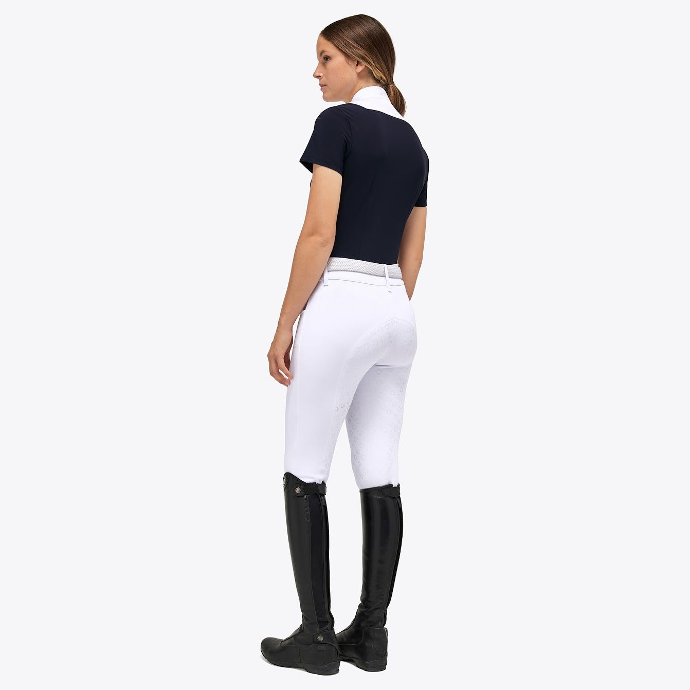 This navy and white S/S Cavalleria Toscana is a great twist on the classic white bib. The scalloped shape front gives a flattering line across the chest with the contrast jersey front placket. Also available in long Sleeve. machine washable