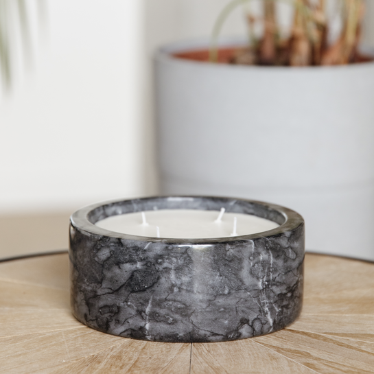 The Kentucky four wick candle is set in a beautiful marble bowl. Not only giving off a beautiful scent, but looking stunning in your home. Available in two shades of grey.