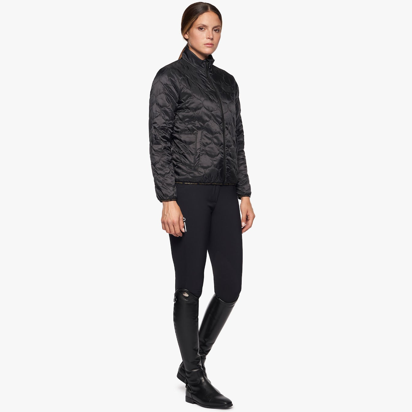 The Cavalleria Toscana Revo 3 way Waterproof Jacket with detachable puffer is the only coat you need this season. Perfect for our ever changing weather. The outer is fully waterproof and the inner puffer coat seamlessly zips inside, giving you three jackets in one. This versatile CT Revolution jacket has stylish gold accents that compliment the CT Revolution collection. It’s technical features are designed for the rider with side sips ensuring maximum comfort and movement.