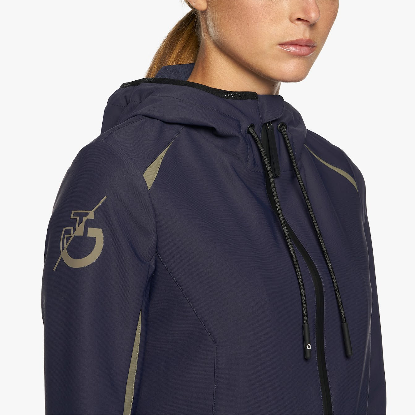 The Cavalleria Toscana CT Team Jersey hooded Softshell Jacket is a light weight jacket with contrast inserts. The CT team jacket is perfect for riding and at the shows.
