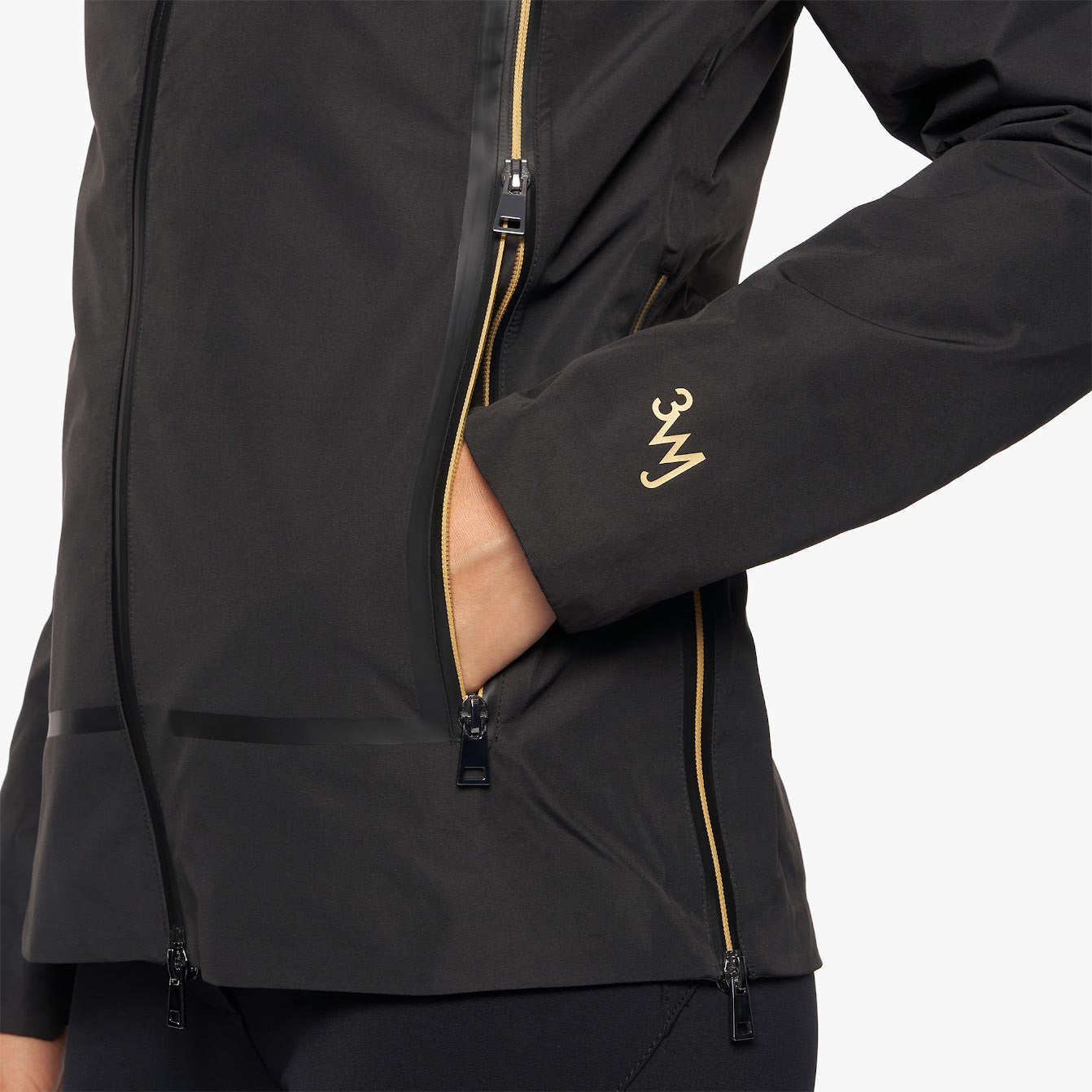 The Cavalleria Toscana Revo 3 way Waterproof Jacket with detachable puffer is the only coat you need this season. Perfect for our ever changing weather. The outer is fully waterproof and the inner puffer coat seamlessly zips inside, giving you three jackets in one. This versatile CT Revolution jacket has stylish gold accents that compliment the CT Revolution collection. It’s technical features are designed for the rider with side sips ensuring maximum comfort and movement.