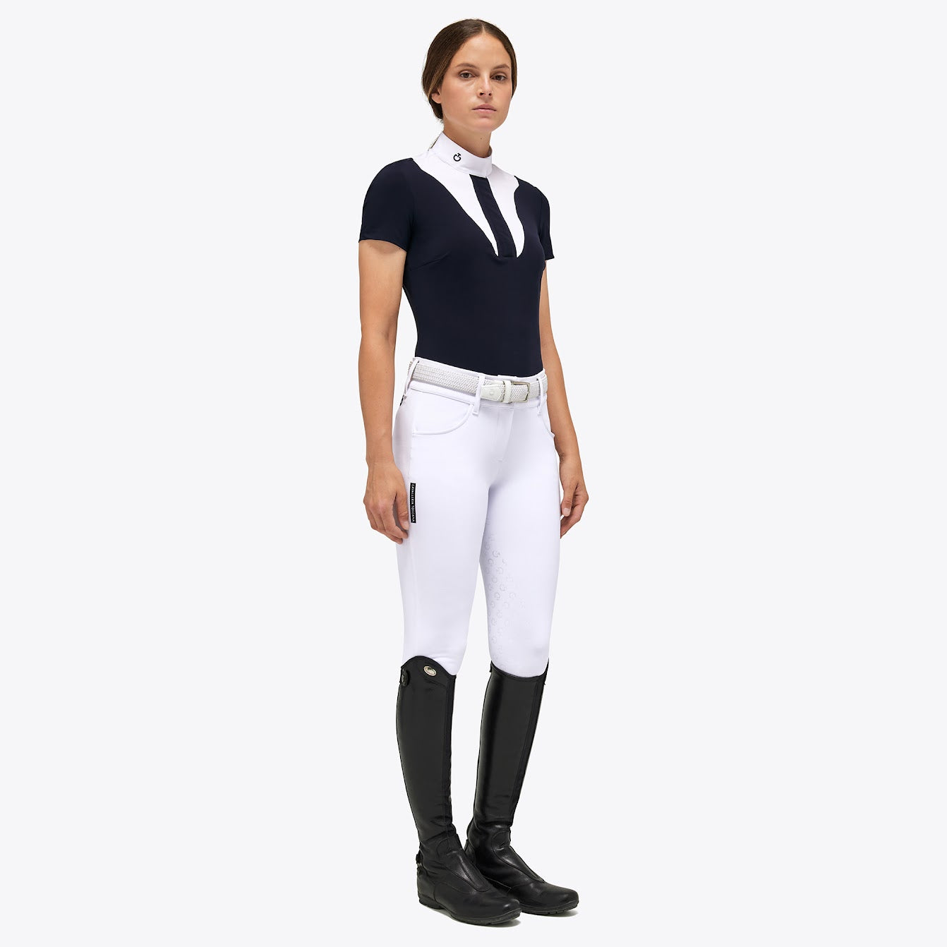 This navy and white S/S Cavalleria Toscana is a great twist on the classic white bib. The scalloped shape front gives a flattering line across the chest with the contrast jersey front placket. Also available in long Sleeve. machine washable