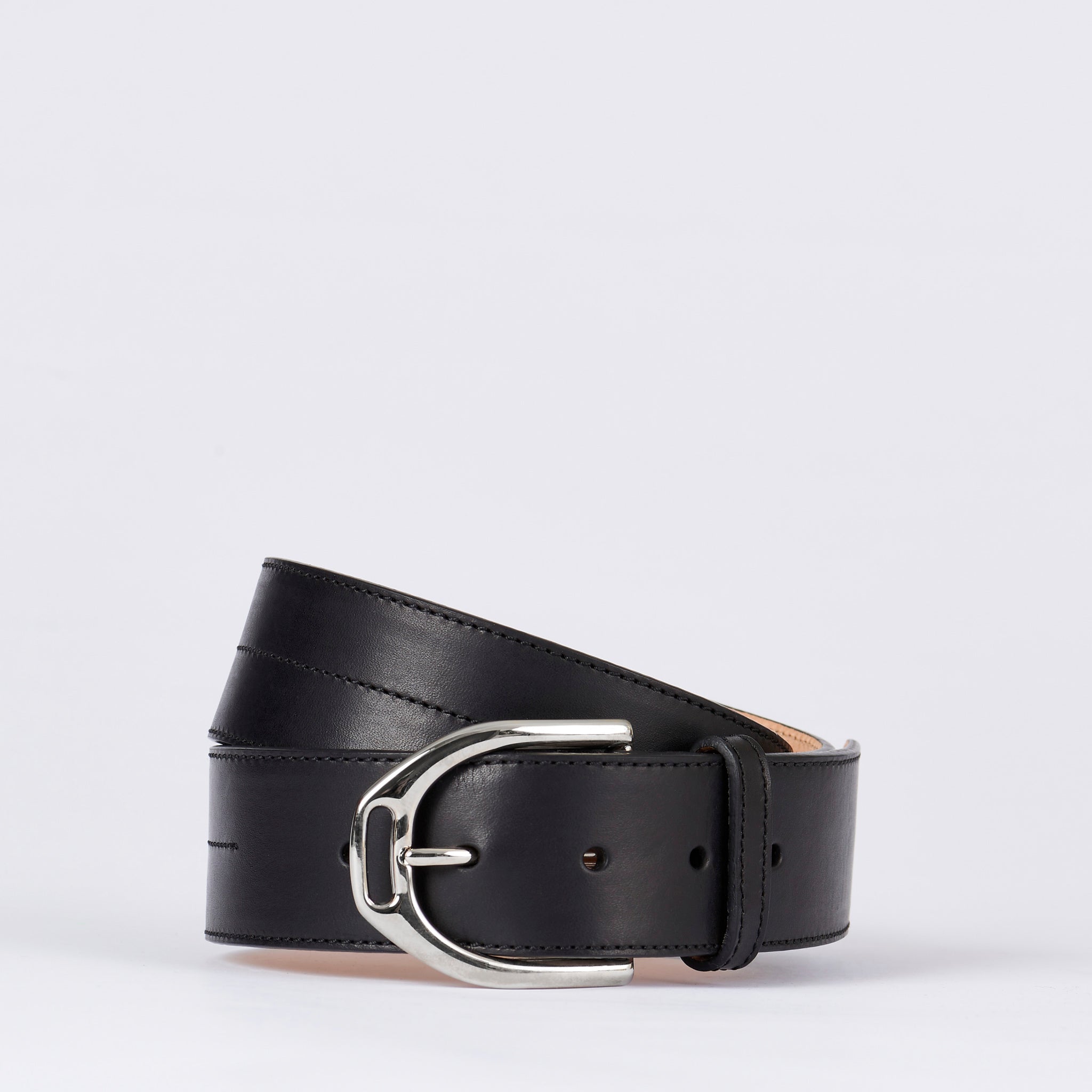 The Vestrum Buenos Aires Black Leather Belt is stunning. The belt is made from luxury leather with stitched detail running through. The detailed buckle adds a point of difference.
