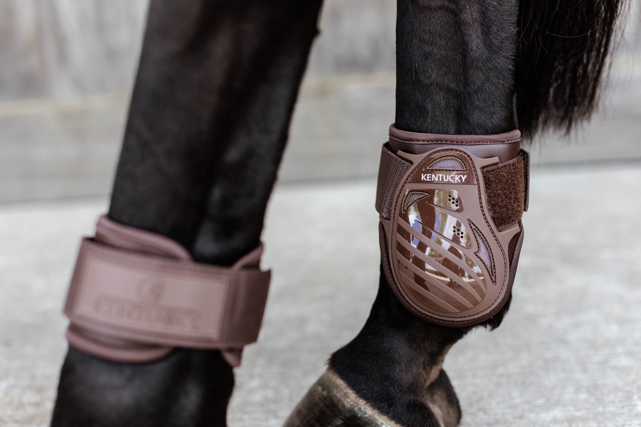 Kentucky Young Horse Fetlock Boots Air are the perfect match for the New Kentucky Tendon Boots Bamboo Shield. Approved for jumping rounds in both FEI and BS the New Kentucky Young Horse Fetlock Boots Air have a double Velcro fastening helping to keep your boot securely fastened. The secure fastening prevents the boot turning when jumping or exercising and therefore keeps the horses hind legs consistently protected.