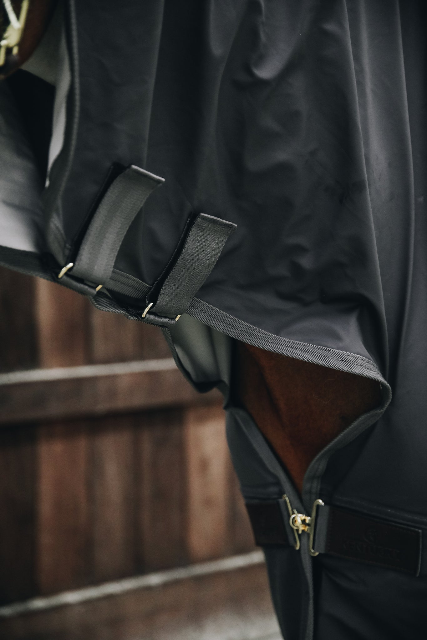 The Kentucky Rain Coat is a must have for every competition rider to protect his horse and his expensive tack against heavy rain. It is compact, lightweight and 100% waterproof. It is easy to put over another rug or saddle while walking the horse on rainy days. The material is 100% polyester with a PU coating on the outside and will guarantee your rug to be 100% waterproof.