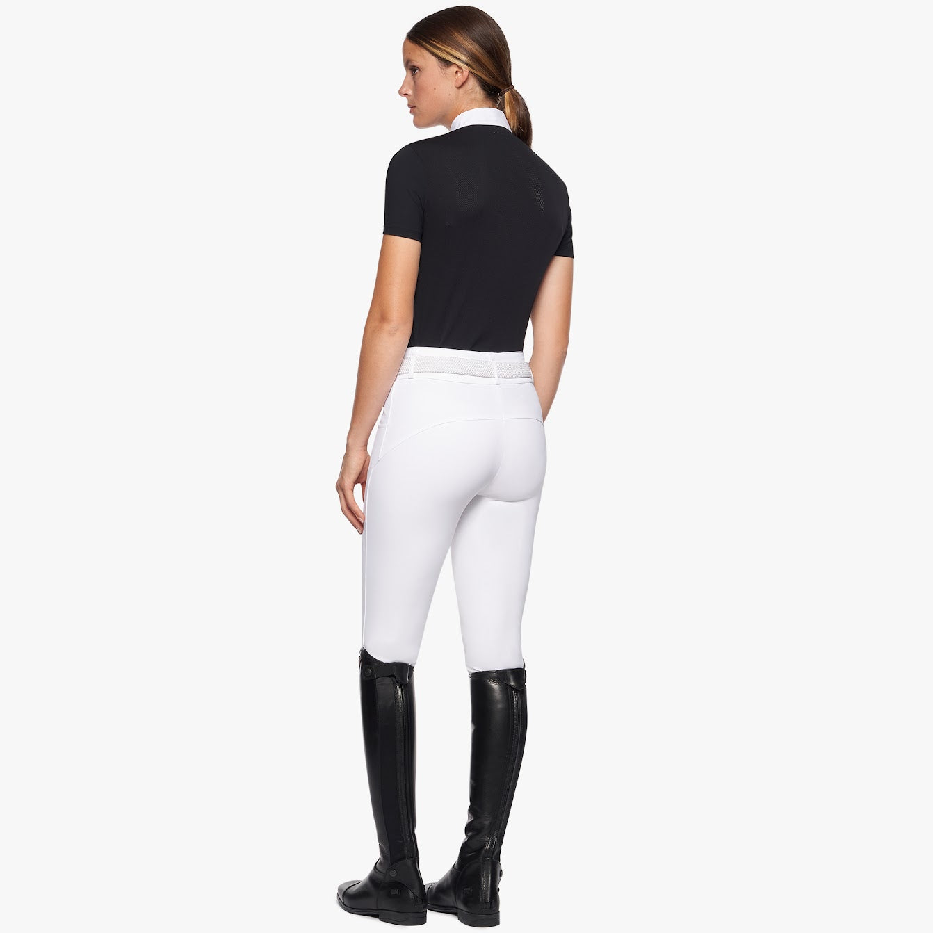 The Cavalleria Toscana Revo Pleated Cotton Tech Knit Show Shirt is a stunning part of the new seasons Revolution range. The iconic Revolution logo in metailc gold is subtle yet distinctive. Features a cotton white bib with the Revolution back for maximum comfort and performance. Also in long sleeve and matching items available Machine washable