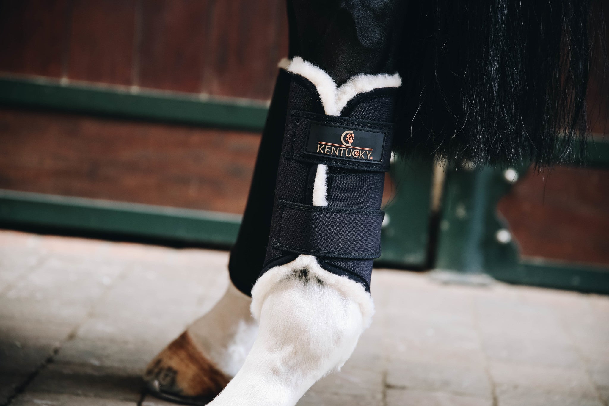 These Kentucky boots can be used for exercise or turnout making them very versatile. They are breathable, durable and waterproof so will withstand the winter weather and help keep your horses legs safe, warm and dry.