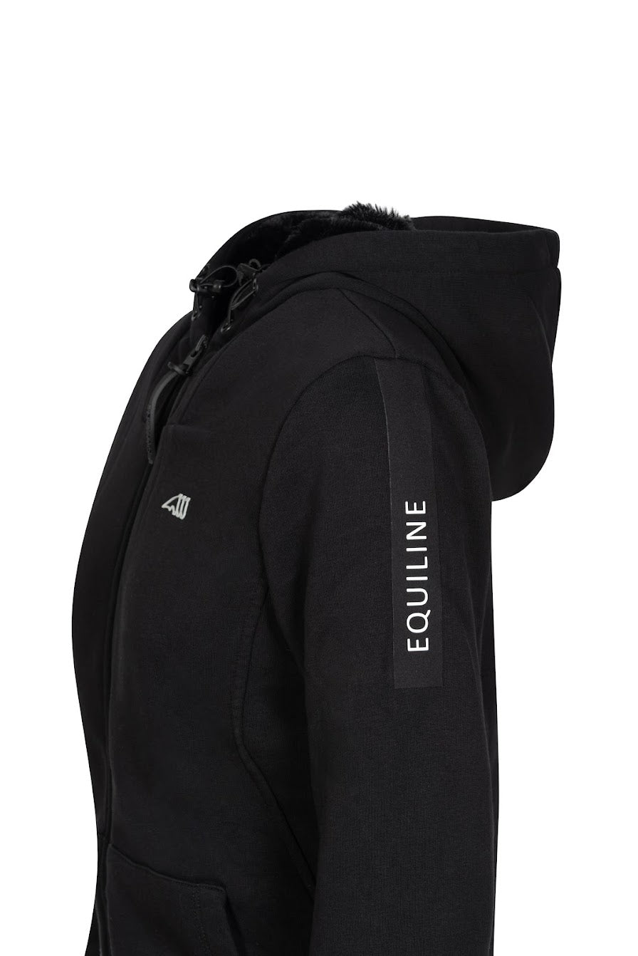 The Equiline Castic zip up hoodie will keep you warm this winter. This stylish hoodie is lined with black faux fur and finished with a white Equiline logo and two pockets.