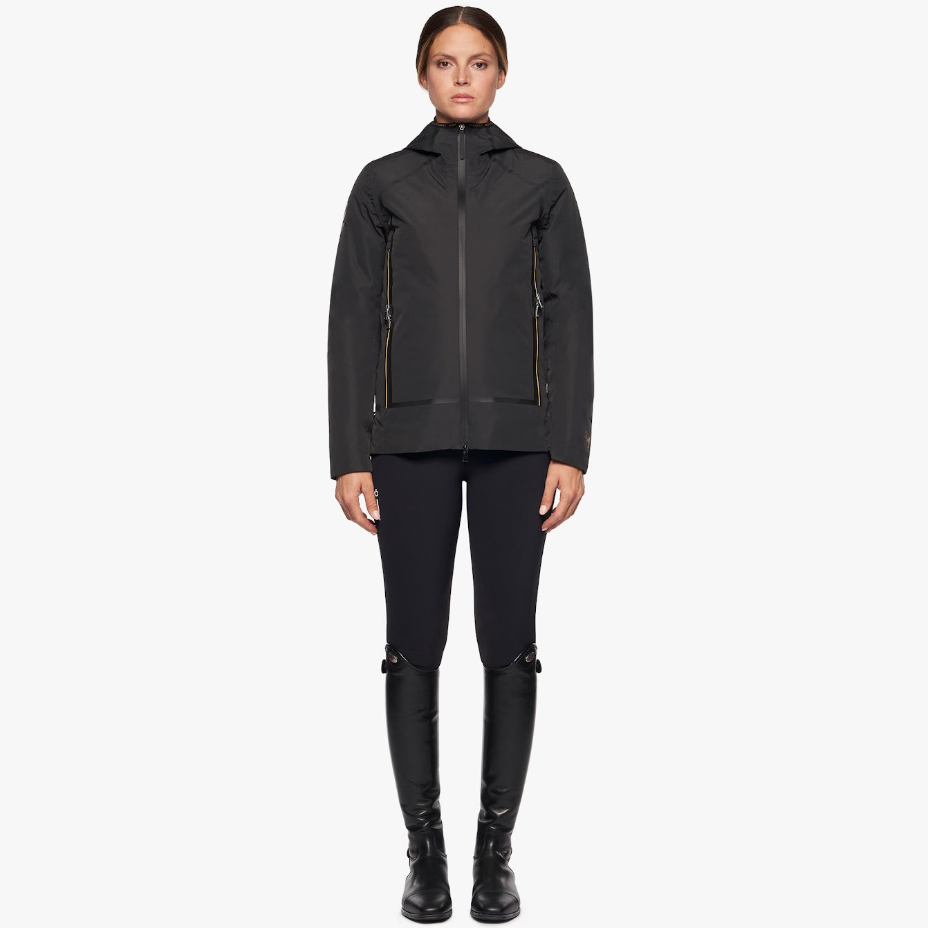 The Cavalleria Toscana Revo 3 way Waterproof Jacket with detachable puffer is the only coat you need this season. Perfect for our ever changing weather. The outer is fully waterproof and the inner puffer coat seamlessly zips inside, giving you three jackets in one. This versatile CT Revolution jacket has stylish gold accents that compliment the CT Revolution collection. It’s technical features are designed for the rider with side sips ensuring maximum comfort and movement.