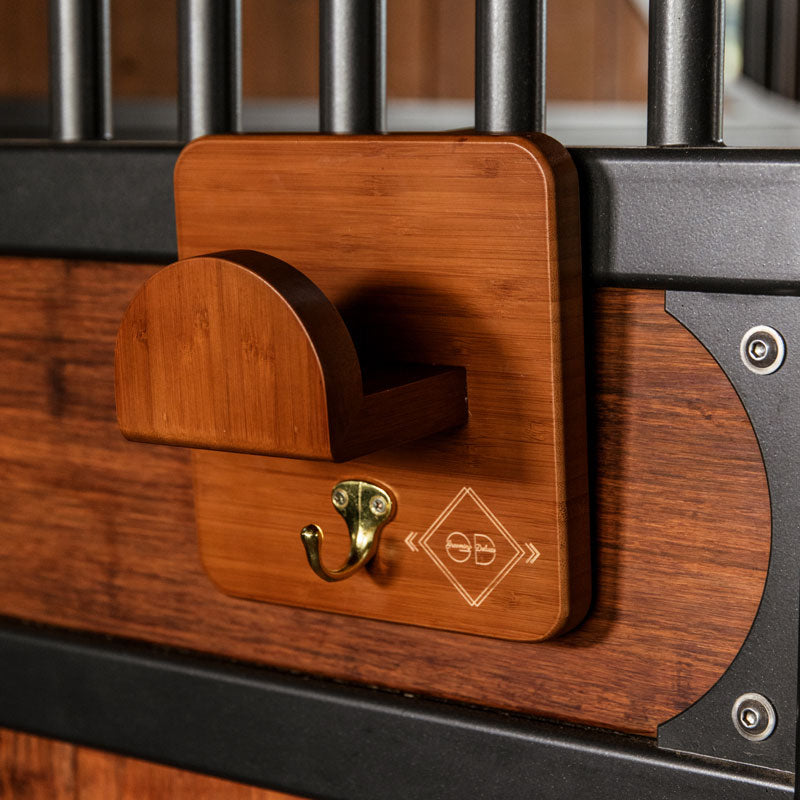 The Grooming Deluxe Single Bridle Rack is a great addition to the Kentucky grooming range. This handy bridle rack is the perfect option for any horse owner for outside your stable or in the tack room. The rack allows you hang one bridle and one set of reins neatly above the floor for cleaning.