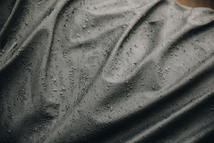 The Kentucky Rain Coat is a must have for every competition rider to protect his horse and his expensive tack against heavy rain. It is compact, lightweight and 100% waterproof. It is easy to put over another rug or saddle while walking the horse on rainy days. The material is 100% polyester with a PU coating on the outside and will guarantee your rug to be 100% waterproof.