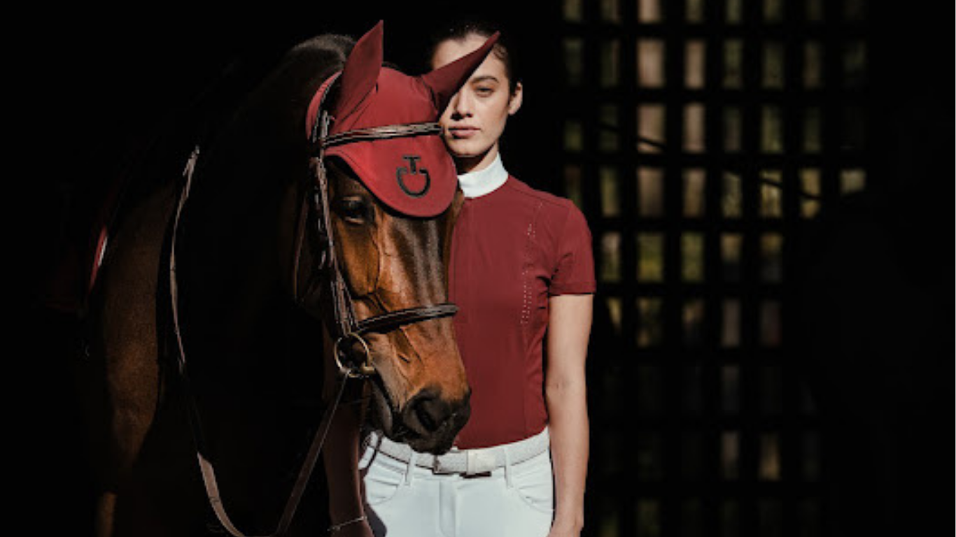 Women’s equestrian clothing 