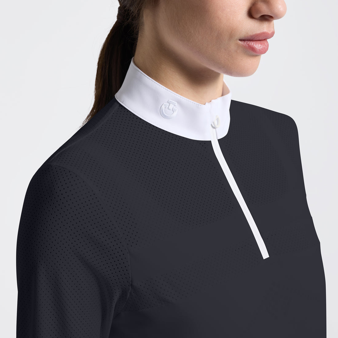 Experience refined elegance in the arena with this Cavalleria Toscana long-sleeved Show shirt.