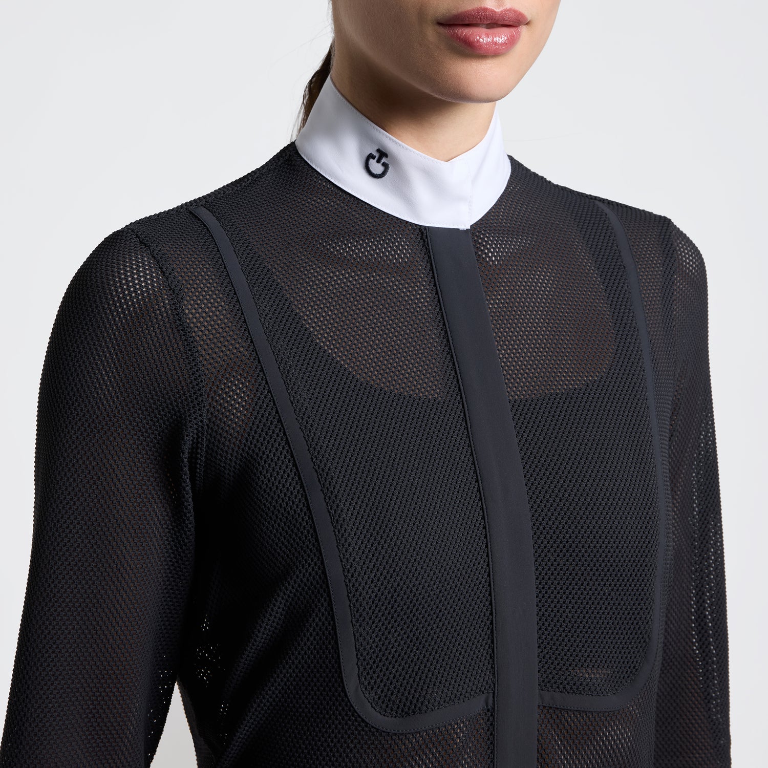 Elevate your competition wardrobe with this sophisticated Cavalleria Toscana long-sleeve Show shirt, designed for the discerning rider.