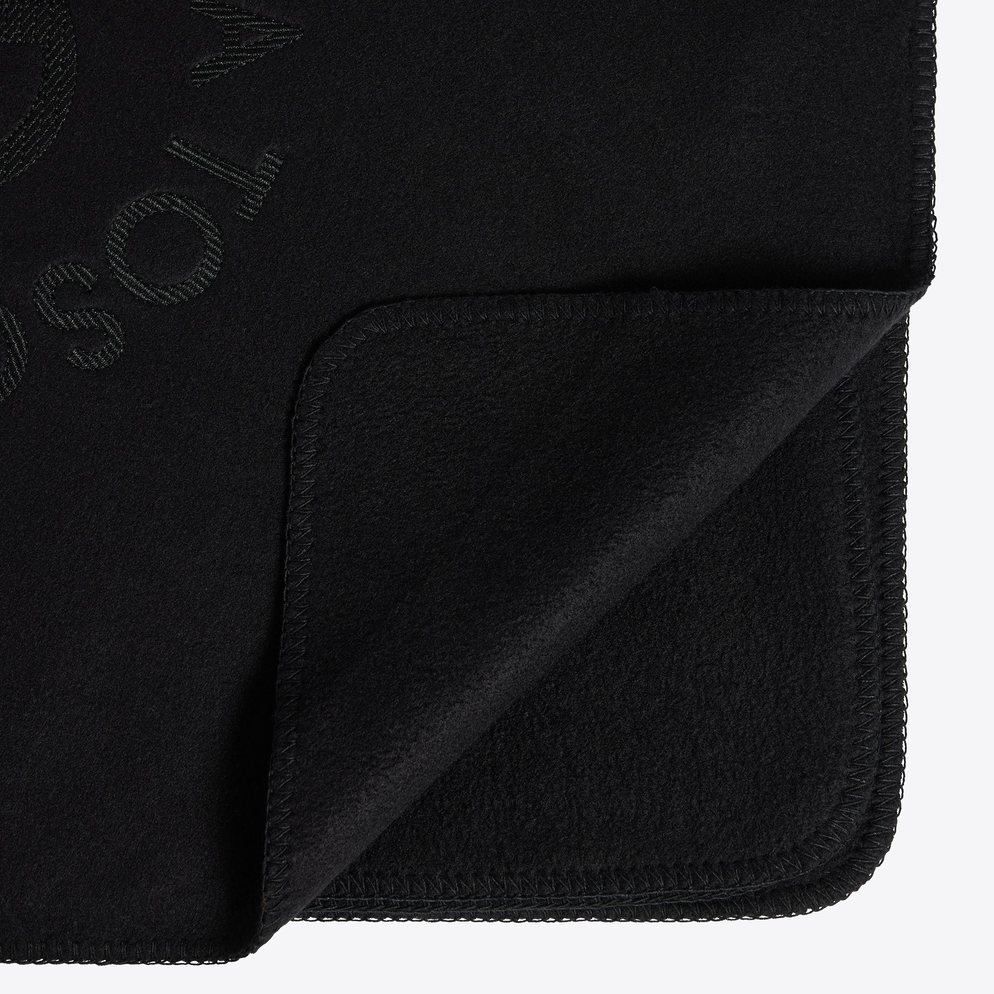 Experience superior comfort and quick-drying performance with the Cavalleria Toscana Fleece Fast Dry rug. Designed to keep your horse warm and dry, this rug features advanced fleece material that efficiently wicks away moisture, ensuring your horse stays comfortable after exercise or in damp conditions. Its lightweight yet durable construction offers excellent breathability and easy maintenance, making it an essential addition to your equine wardrobe. Choose the Cavalleria Toscana Fleece Fast Dry rug for re