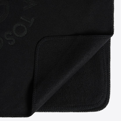 Experience superior comfort and quick-drying performance with the Cavalleria Toscana Fleece Fast Dry rug. Designed to keep your horse warm and dry, this rug features advanced fleece material that efficiently wicks away moisture, ensuring your horse stays comfortable after exercise or in damp conditions. Its lightweight yet durable construction offers excellent breathability and easy maintenance, making it an essential addition to your equine wardrobe. Choose the Cavalleria Toscana Fleece Fast Dry rug for re