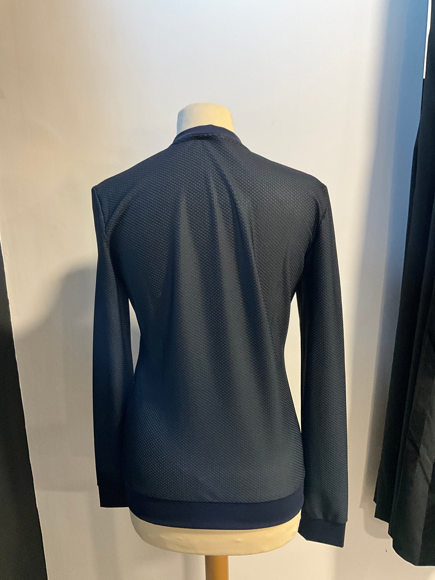 Animo sully training top