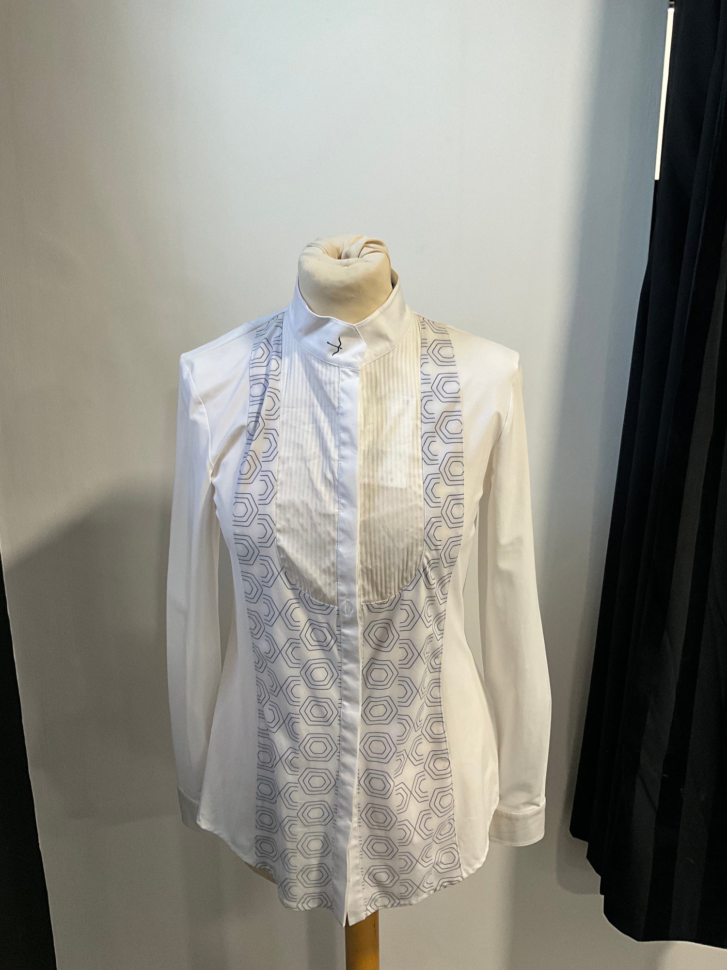 Laila octagon show shirt