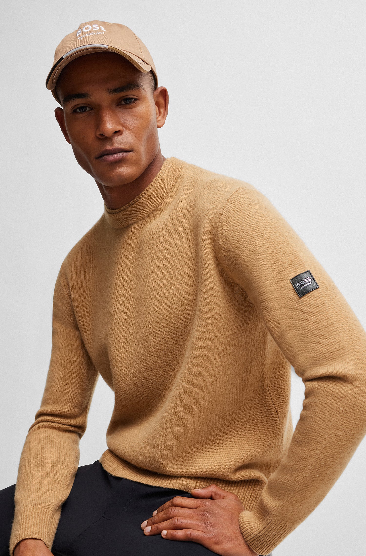 Boss Equestrian Men’s Rayn Luxury knitwear jumper Camel