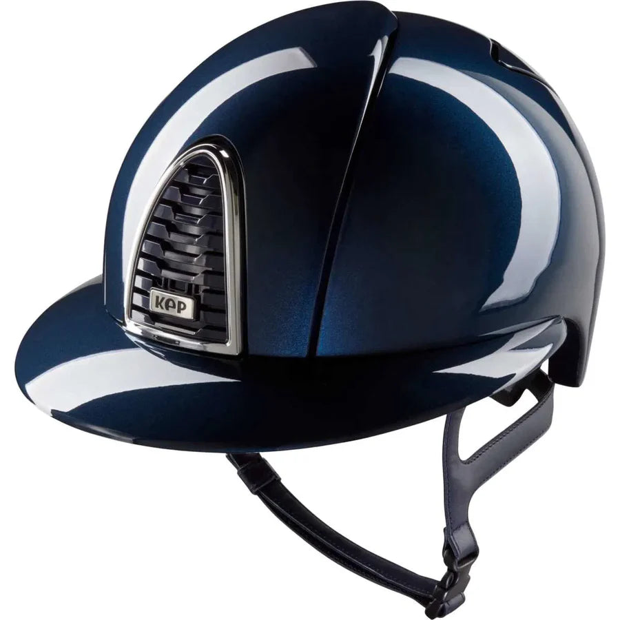 Introducing the Kep Cromo 2.0 Shine Blu Polo Riding Hat! Experience ultimate head protection without sacrificing style. The innovative design of this hat provides superior protection and comfort, making it the perfect choice for any rider. Stay safe and stylish with Kep Cromo 2.0!