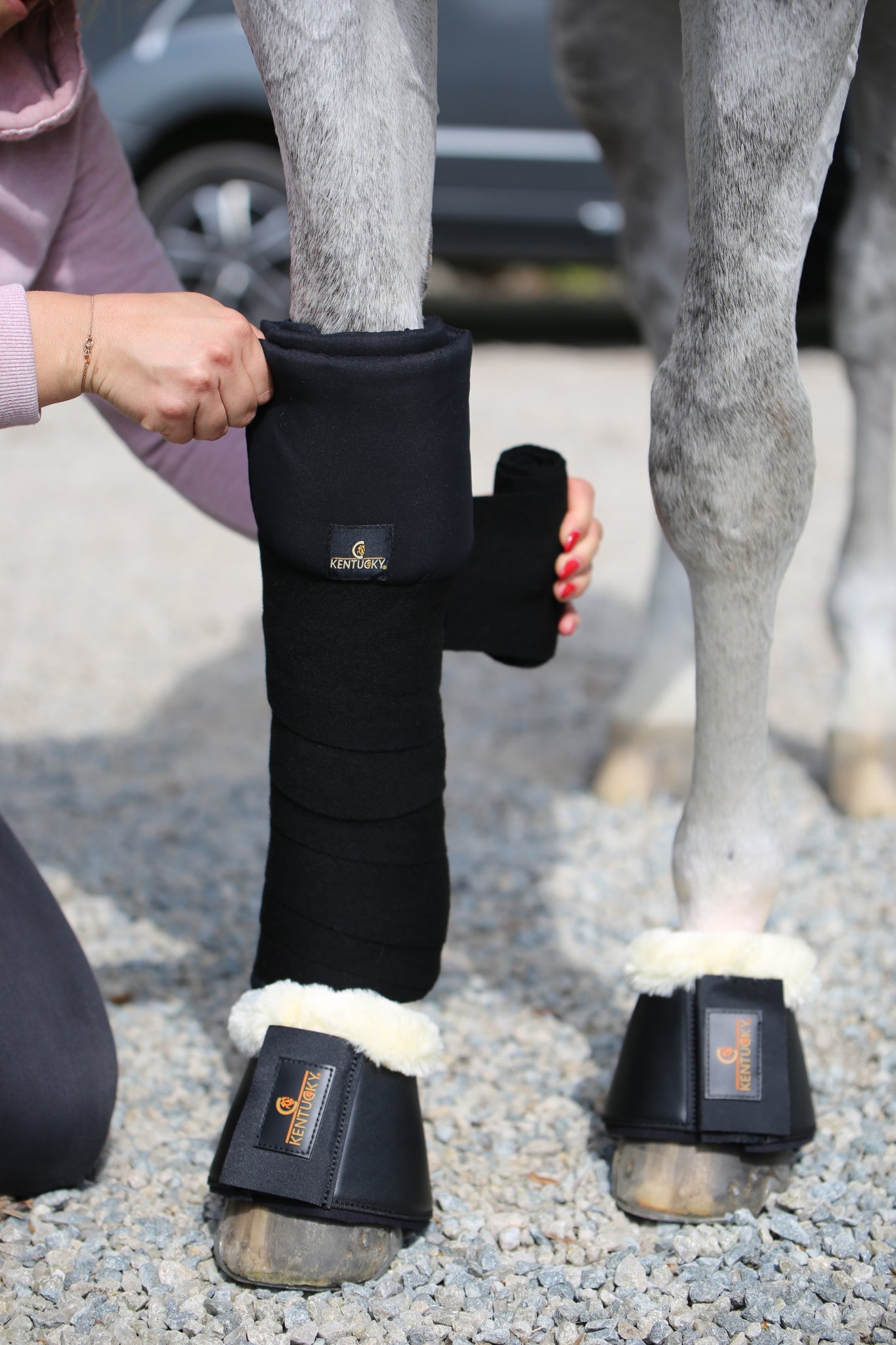 Horse Travel Bandages from Kentucky Horsewear are the perfect choice to use with Quilted Bandage Pads. Soft and Strong and also fully breathable.