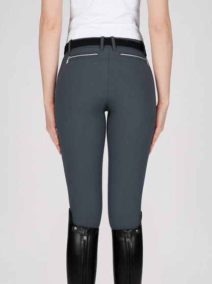 The Equiline Ash breeches are extremely comfortable and stylish. The E plus technical microfibre and the x grip system on the knee gives perfect stability in the saddle.  zip back pockets and the iconic Equiline triangle.    Machine washable