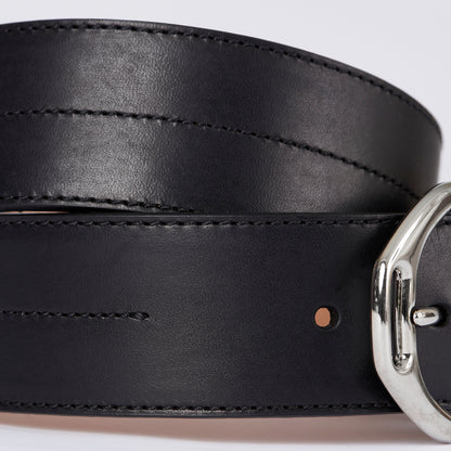 The Vestrum Buenos Aires Black Leather Belt is stunning. The belt is made from luxury leather with stitched detail running through. The detailed buckle adds a point of difference. 