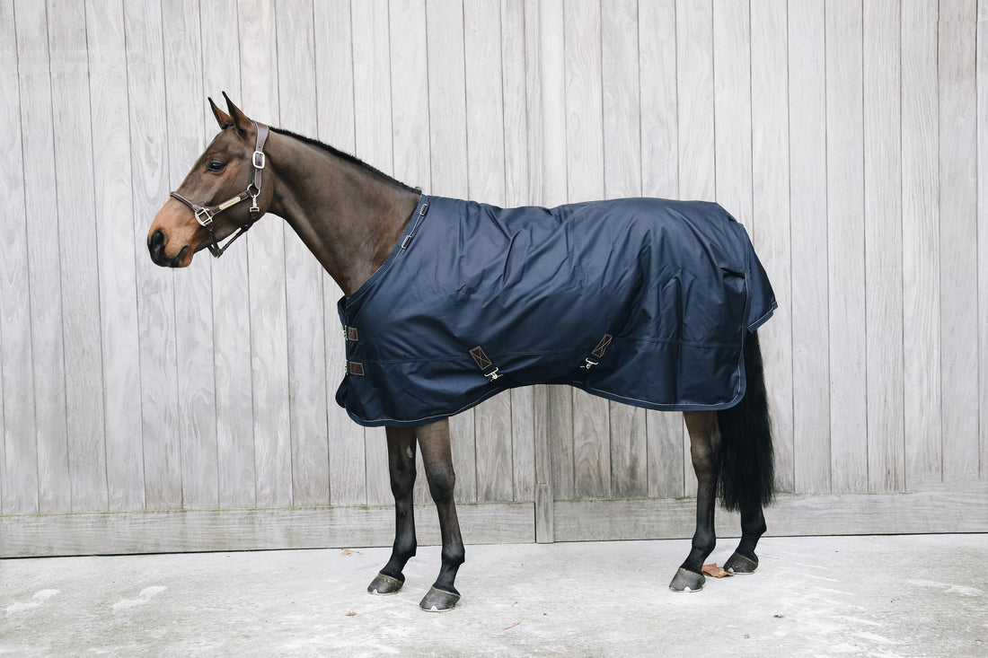 This Turnout Rug All Weather has a 0g filling and is very strong. The outside fabric is made of 1680D high tenacity polyester which makes the rug extremely strong, durable and dirt-repellent.
