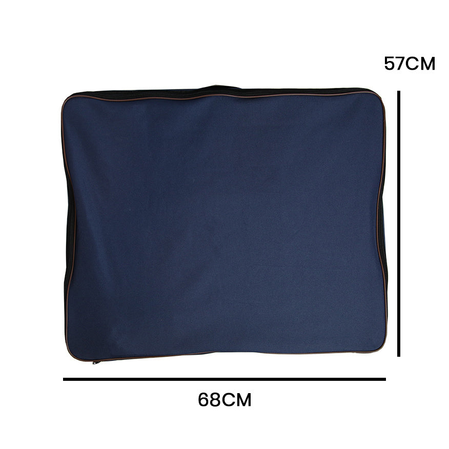 This elegant and practical Saddle Pad Bag is made out of heavy duty 600D polyester fabric with a waterproof coating and a nice finishing touch with artificial leather piping. It has been specially developed to store between 3 to 5 saddle pads.