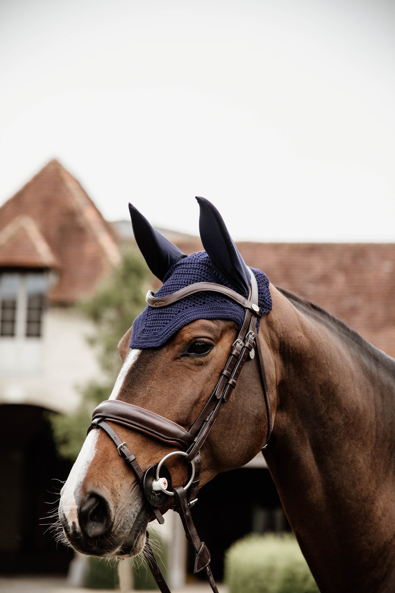The Kentucky fly veil in the classic Wellington design with the square front. Perfect for a more understated look.