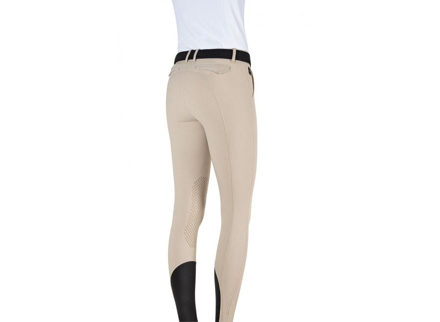 The Equiline Brendak is a great new addition to the Range. The breech is made from b-move fabric, has the x grip knees and with its ergonomic tailoring proves maximum comfort and freedom of movement.   If your size is not in stock we can happily order it in for you depending on stock availability. Delivery normally takes 10-14 days..   Machine washable